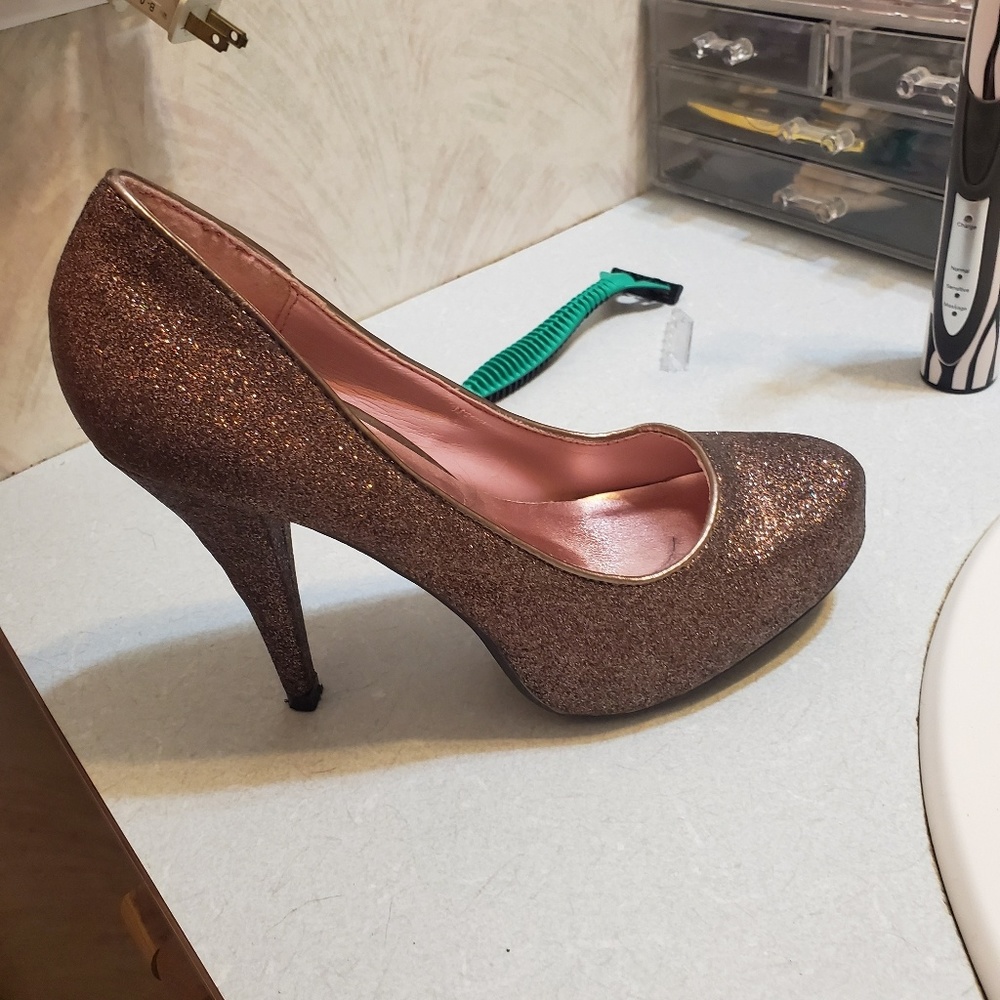 Sarah Jayne heels